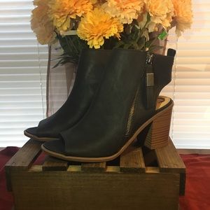 Circus by Sam Alderman